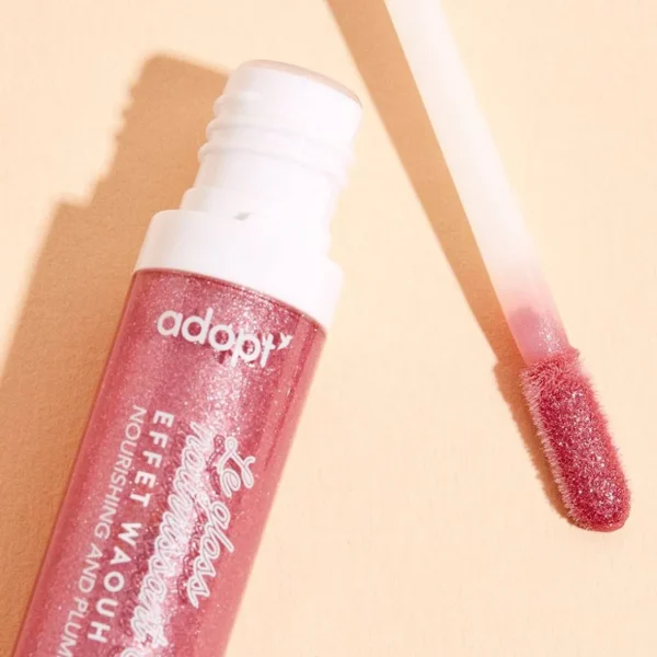 Flash Sale Adopt Glittery Lip Gloss With A Wow Effect!