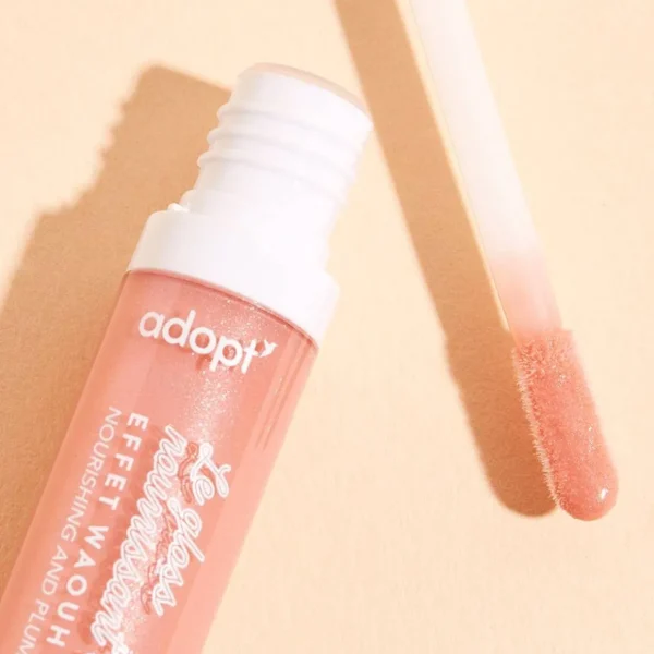 Flash Sale Adopt Glittery Lip Gloss With A Wow Effect!