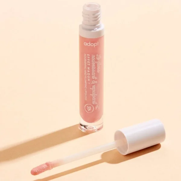 Flash Sale Adopt Glittery Lip Gloss With A Wow Effect!